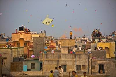 uttrayan festival kite flying festival gujarat
