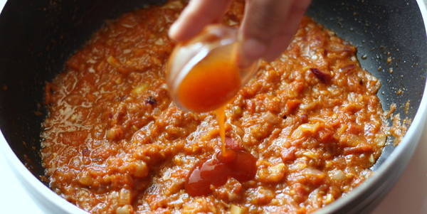 bhindi peanut masala add tomato chilli sauce