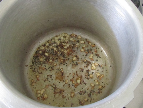 lauki-chana-dal-recipe-tempering-cumin-garlic
