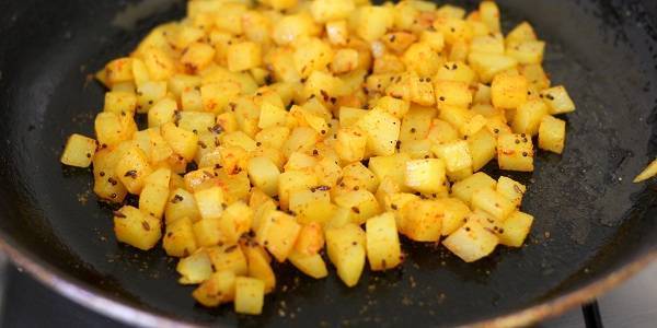 potato poriyal recipe south indian