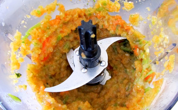 coriander and carrot soup - grinding