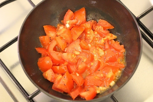 Sev Tometa Nu Shaak Recipe tomato