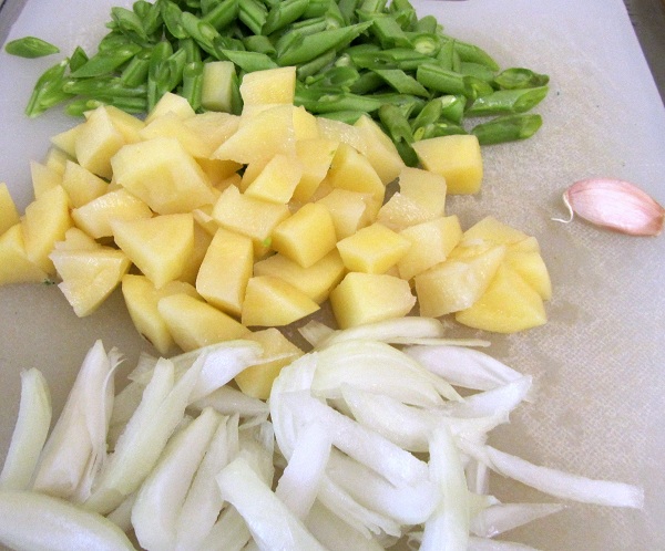 potato green beans sabzi recipe- vegatable