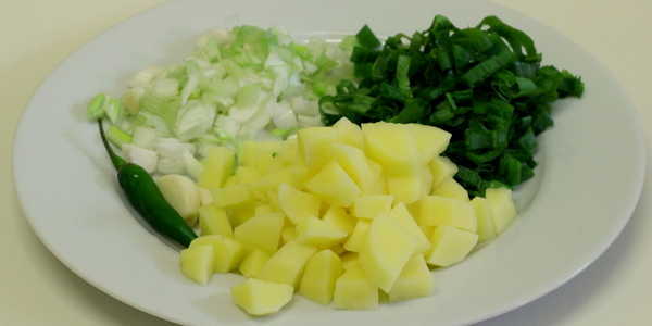 potato spring onion curry ingredients