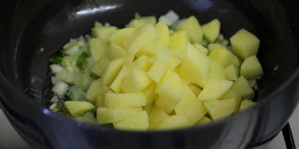 potato spring onion curry potato