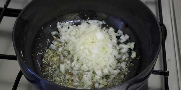 sweet corn masala curry adding onion