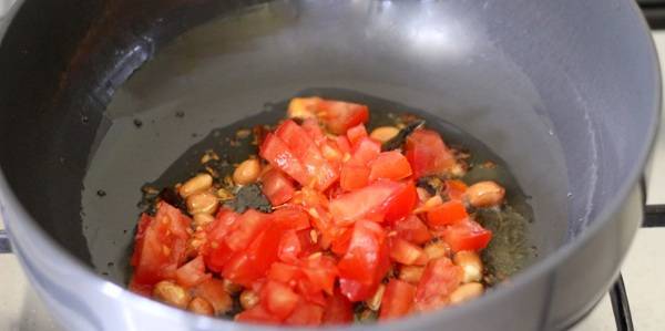 Dal Dhokli Recipe for dal adding tomato