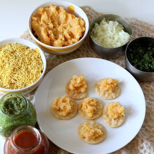 sev puri chaat step 2