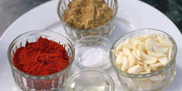 red garlic chutney recipe ingredients