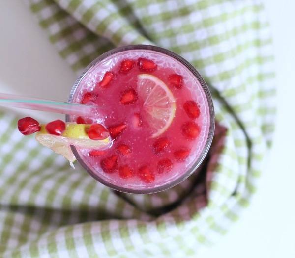 pomegranate lemonade spritzer juice