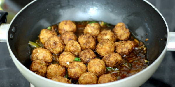 veg dry manchurian recipe balls gravy