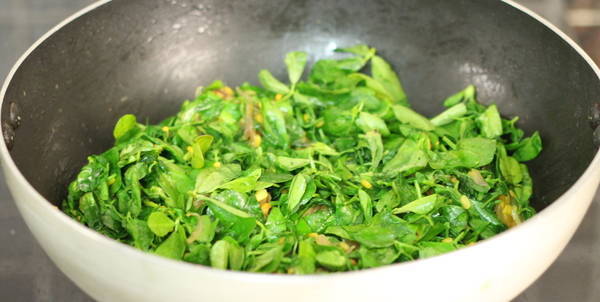 methi leaves in methi bhajir recipe