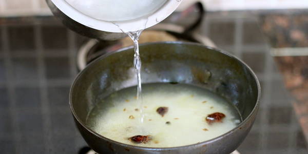capsicum pulao making rice adding water