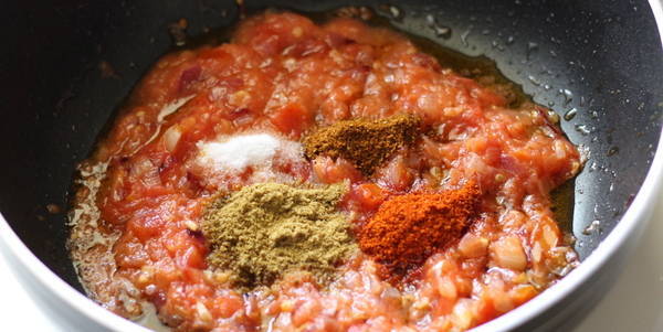 bhindi peanut masala add dry spices masala step