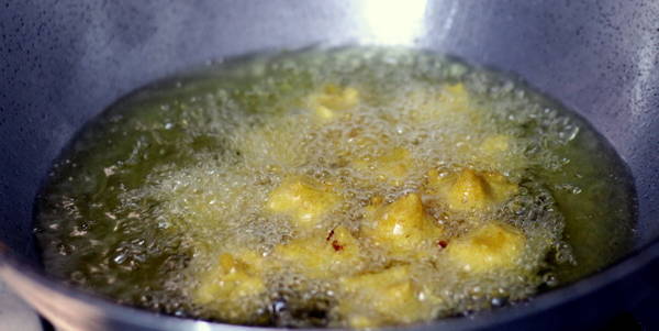 Jowar Vada Recipe frying vada
