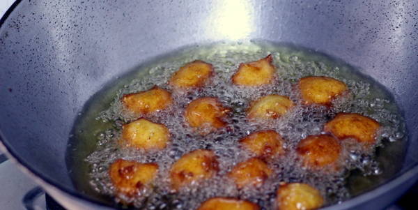 Surati Desai Vada fried