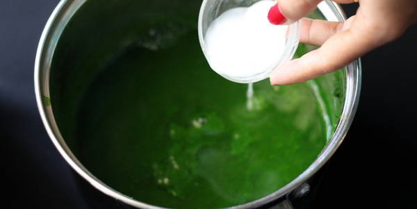 Palak Corn Soup adding corn flour