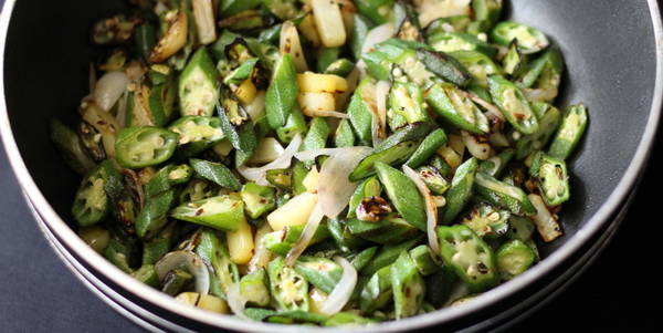 aloo bhindi fry steps saute bhindi in spices