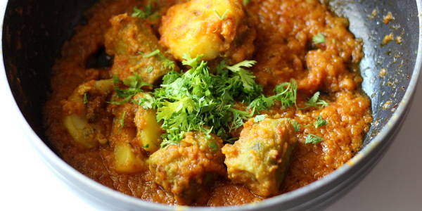 bharwa karela recipe add coriander hara dhaniya