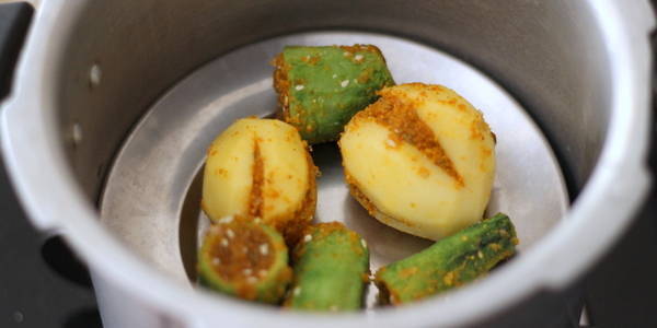 bharwa karela recipe steaming karela potato