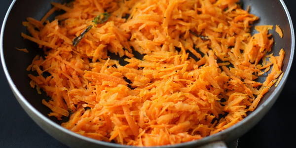 gajar sambharo cooking carrot