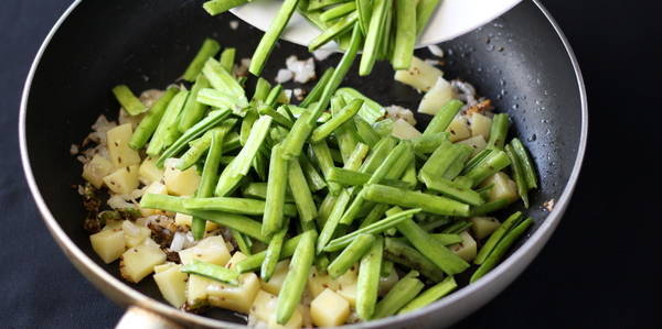 gawar aloo sabzi  adding gawar