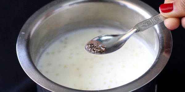 Sabudana Kheer add cardoman powder