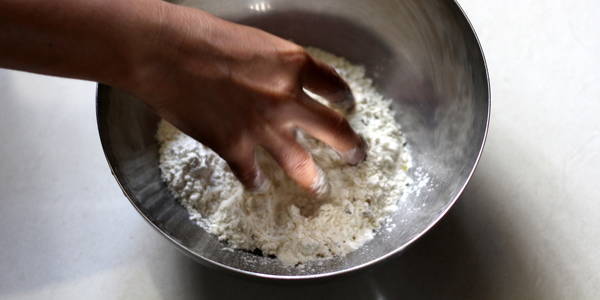 maida namkeen recipe nimki mix spices in plain flour