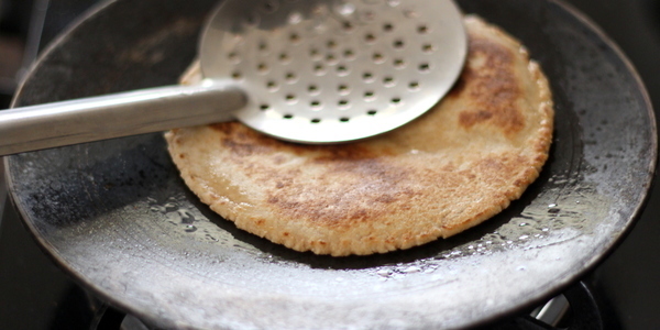 surati bhakri recipe make golden brown