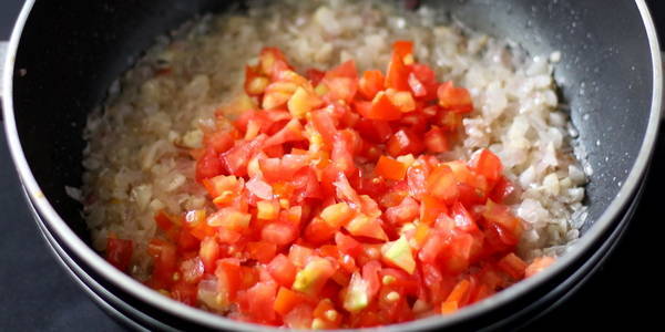 palak paneer recipe add tomato