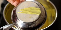 khandvi recipe test on plates