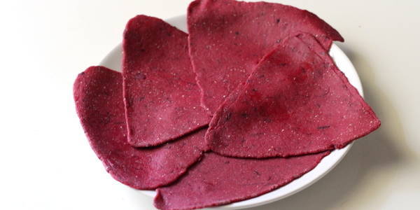 beetroot paratha after rolling