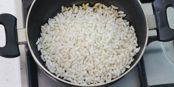 masala puffed rice add puffed rice